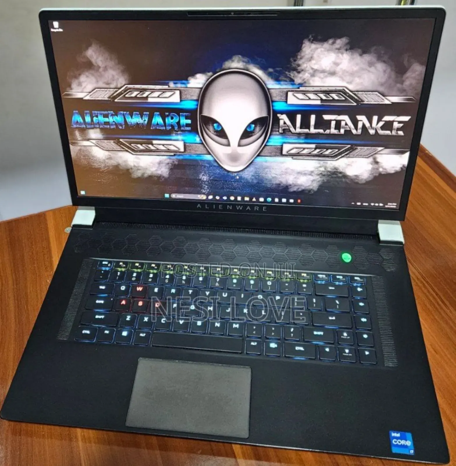 New Laptop Alienware M17x R2 16GB Intel Core I7 SSD 1T