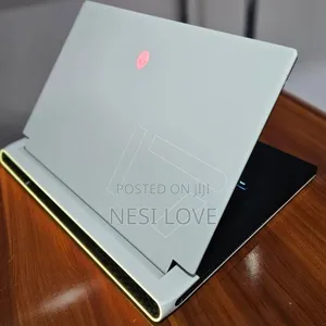 New Laptop Alienware M17x R2 16GB Intel Core I7 SSD 1T