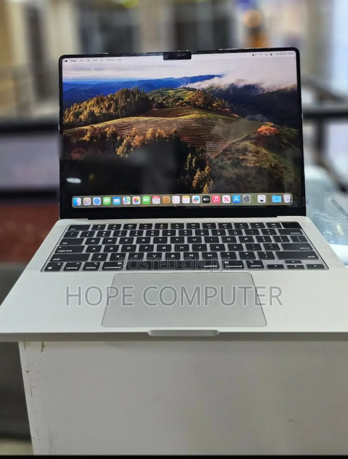 New Laptop Apple MacBook Pro 8GB Apple M3 SSD 512GB