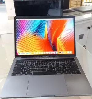 New Laptop Apple MacBook Pro 2018 8GB Intel Core I5 SSD 512GB