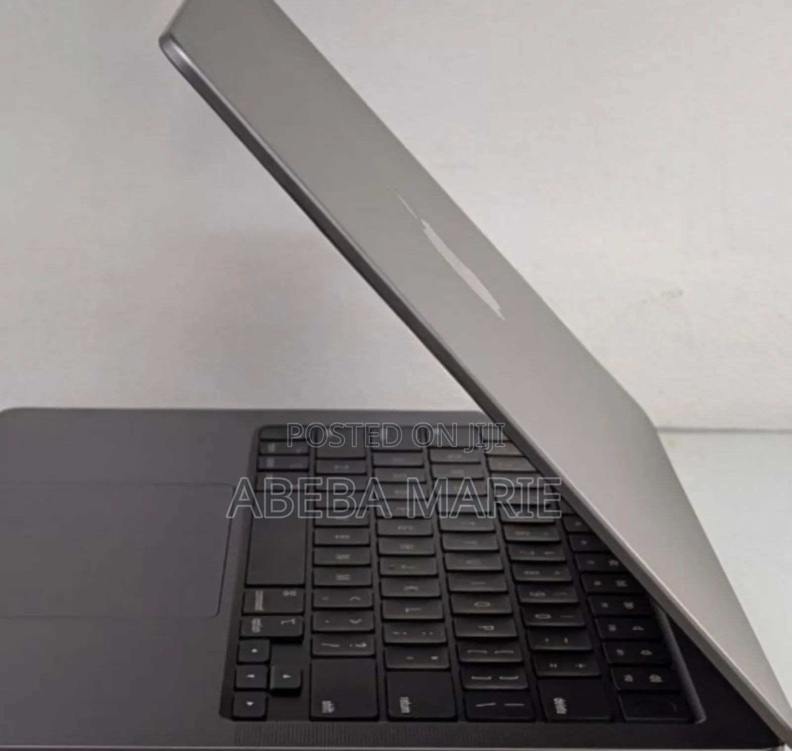 New Laptop Apple MacBook Pro 2020 M1 16GB Apple M1 Pro SSD 512GB