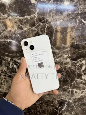 Photo - Apple iPhone 13 128 GB White