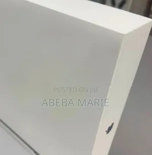 New Laptop Apple MacBook Air 16GB Apple M4 Pro SSD 256GB