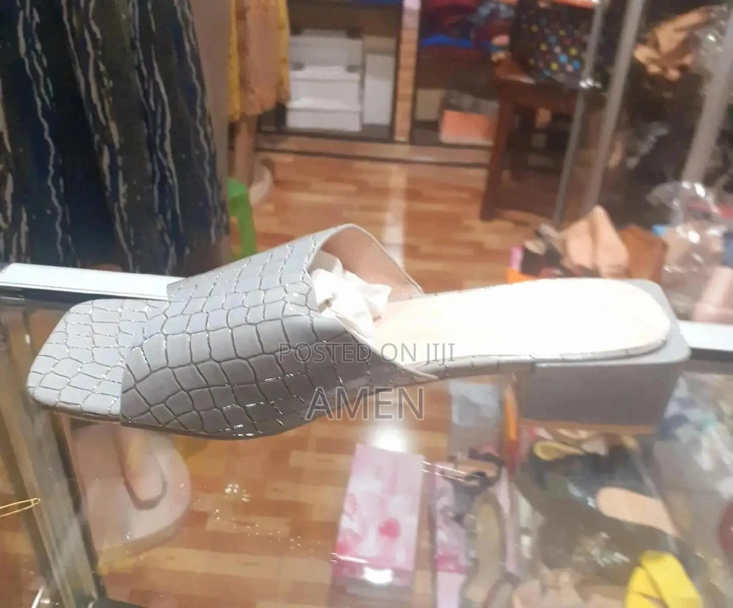 Ladies Shoe