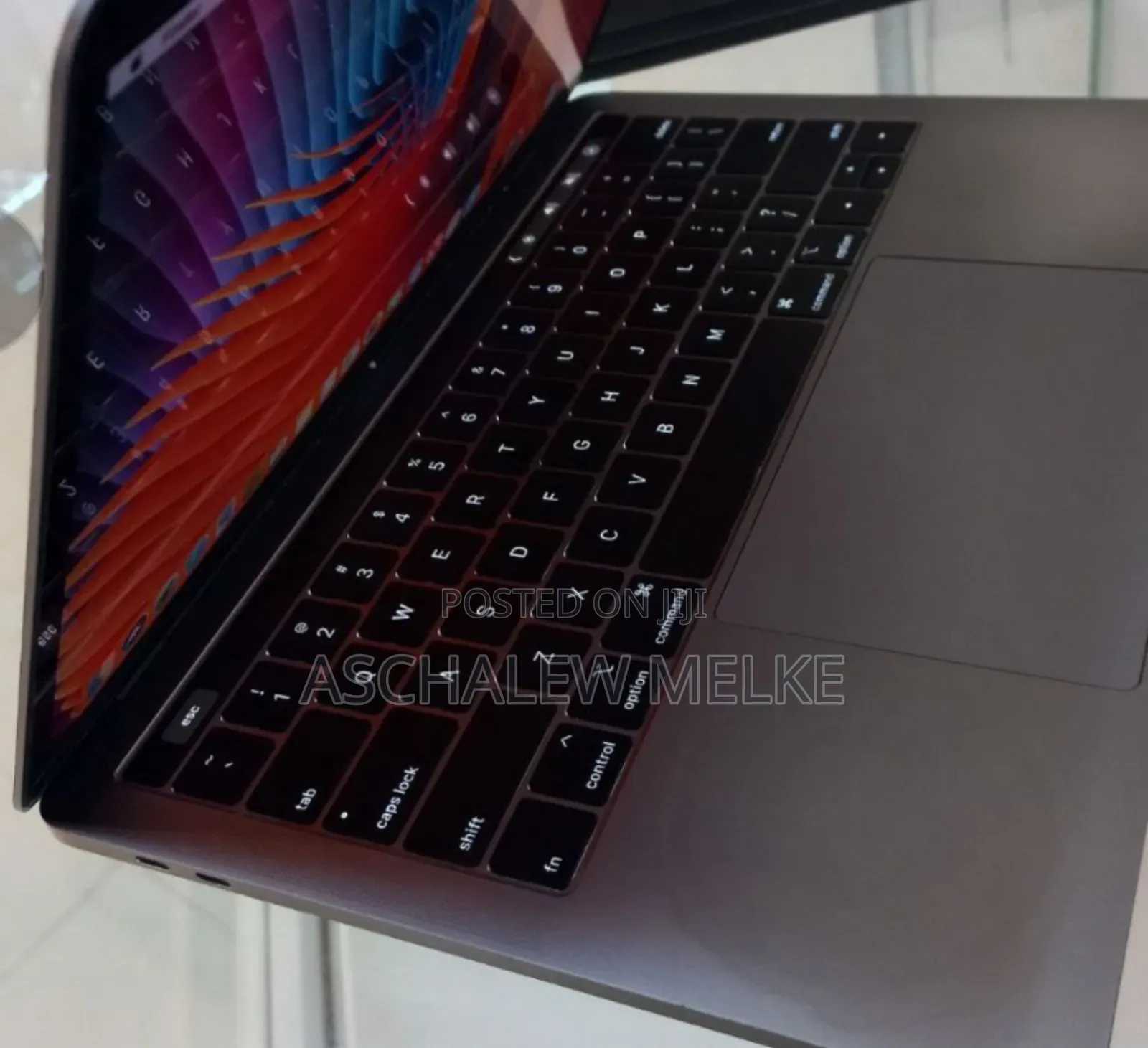 New Laptop Apple MacBook Pro 2018 8GB Intel Core I5 SSD 512GB