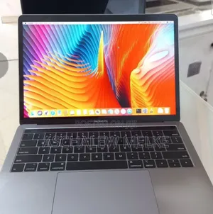 New Laptop Apple MacBook Pro 2018 8GB Intel Core I5 SSD 512GB