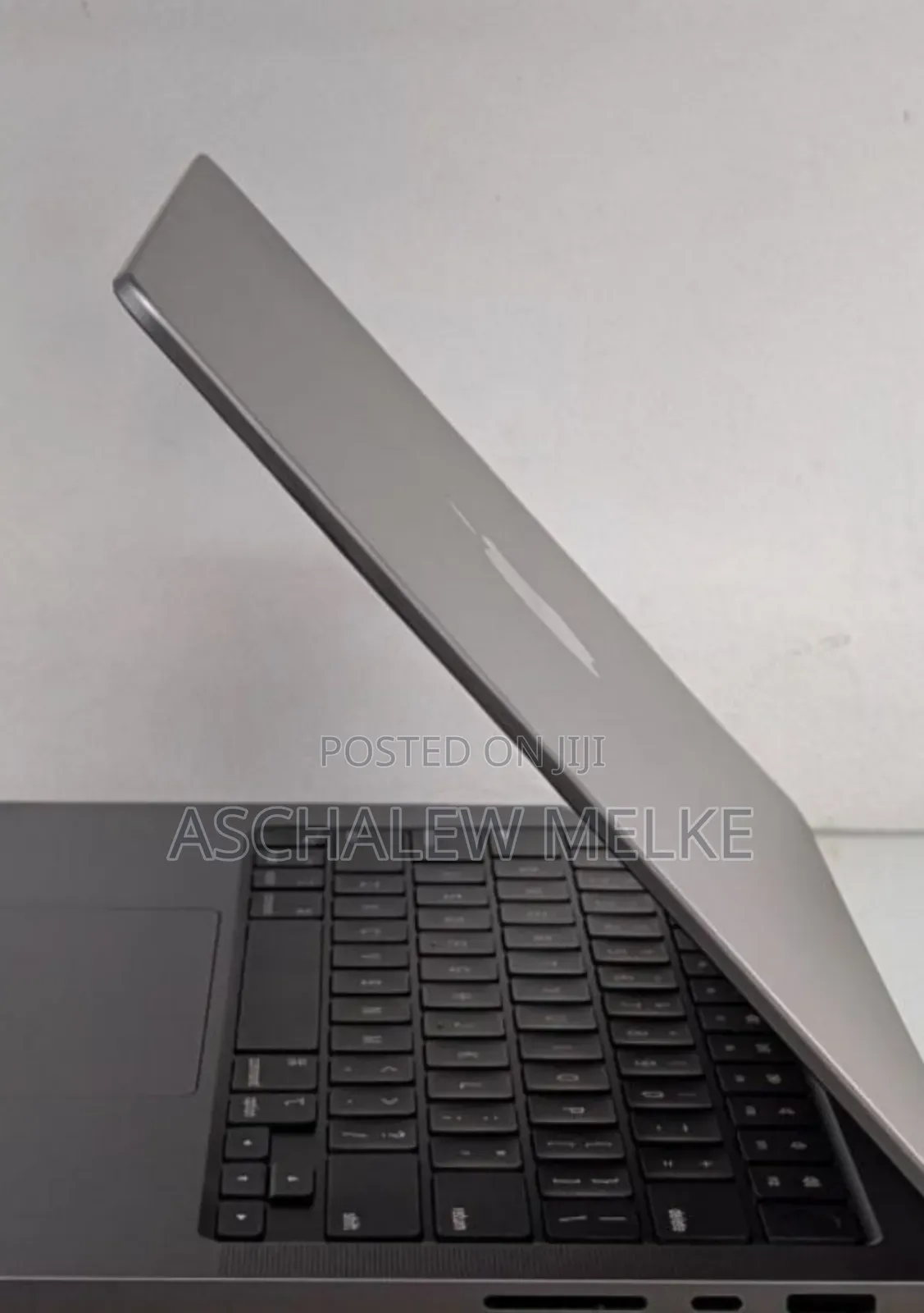 New Laptop Apple MacBook Pro M1 16GB Apple M1 Pro SSD 512GB