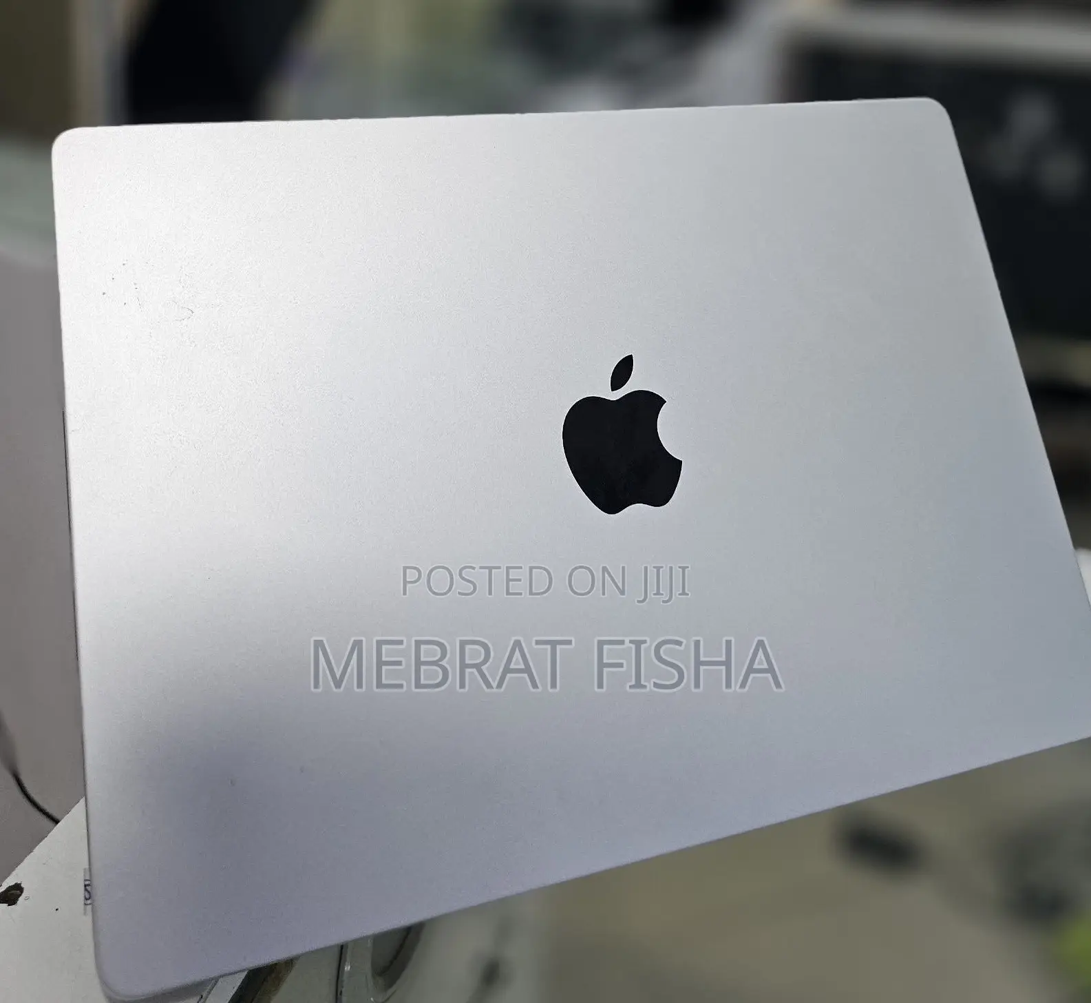 New Laptop Apple MacBook Pro 8GB Apple M3 SSD 512GB