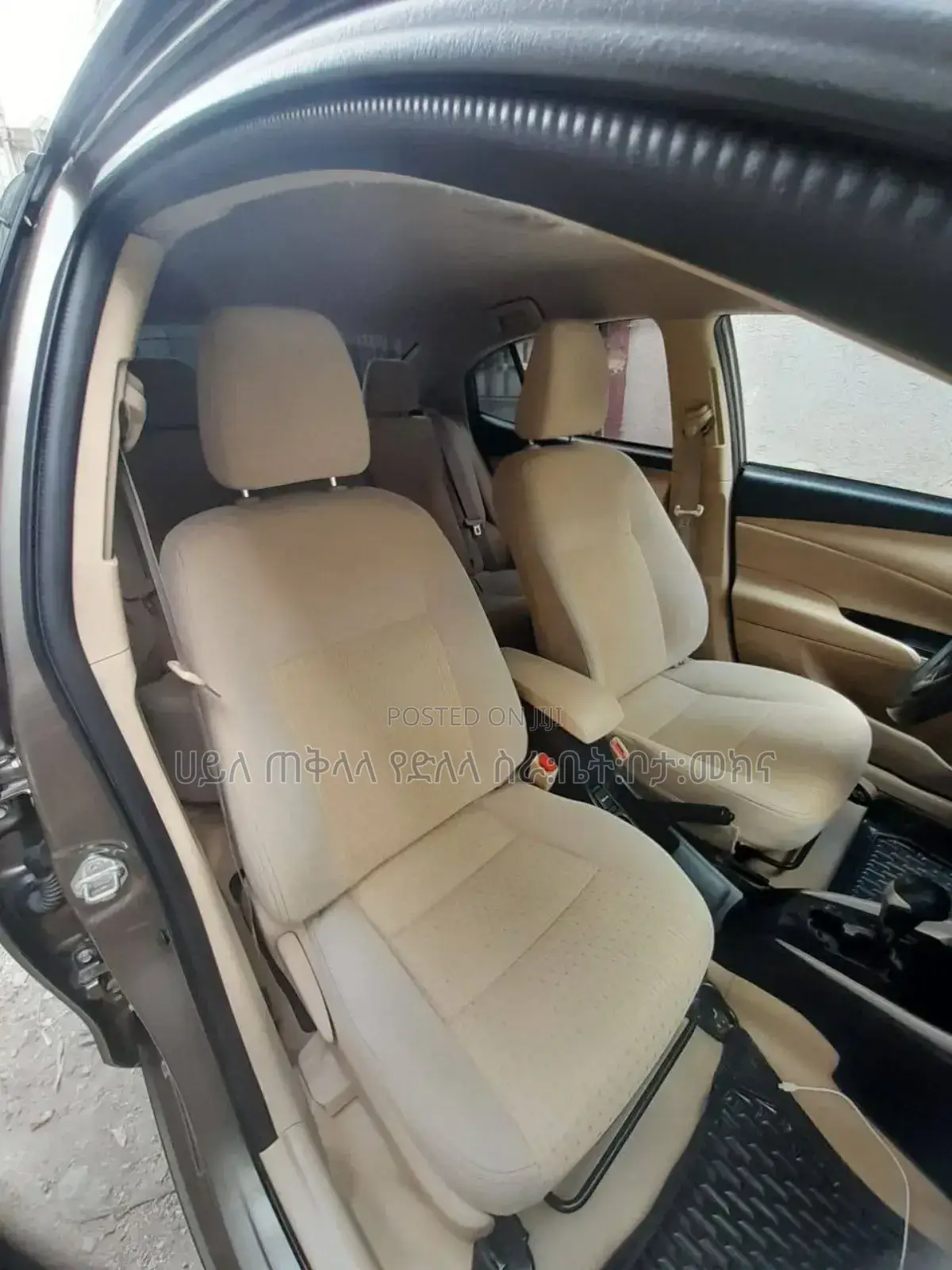 Toyota Yaris 2020 Pink