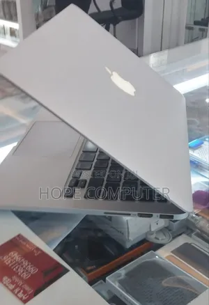 New Laptop Apple MacBook Pro 2015 16GB Intel Core I5 SSD 512GB