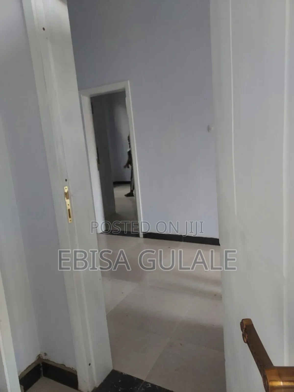 Furnished 4bdrm Apartment in Yeka for sale