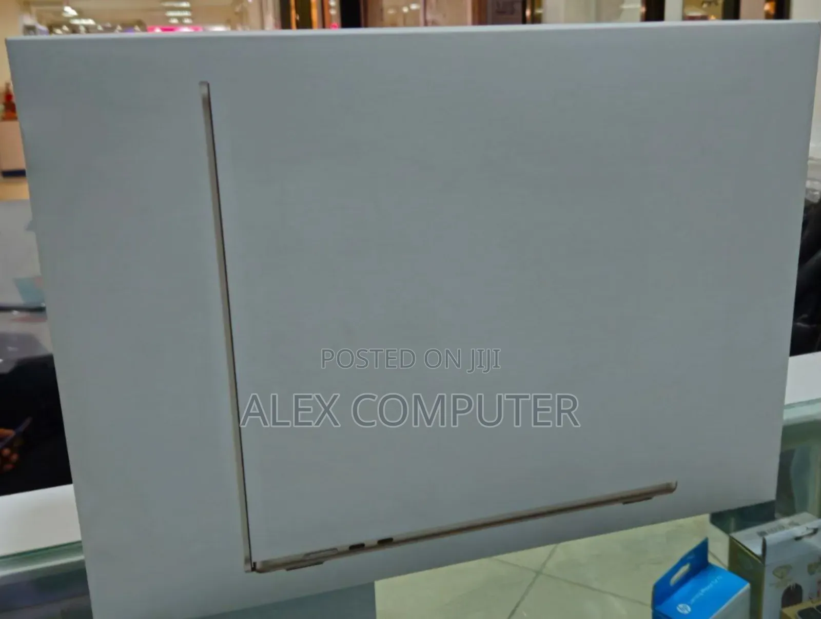 New Laptop Apple MacBook Air 2022 M2 8GB Apple M2 SSD 256GB