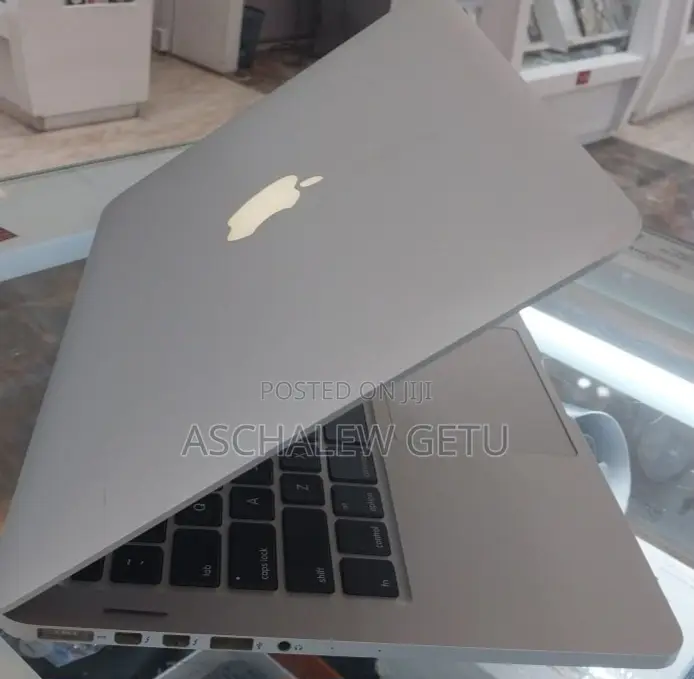 New Laptop Apple MacBook Pro M1 16GB Intel Core I5 SSD 512GB
