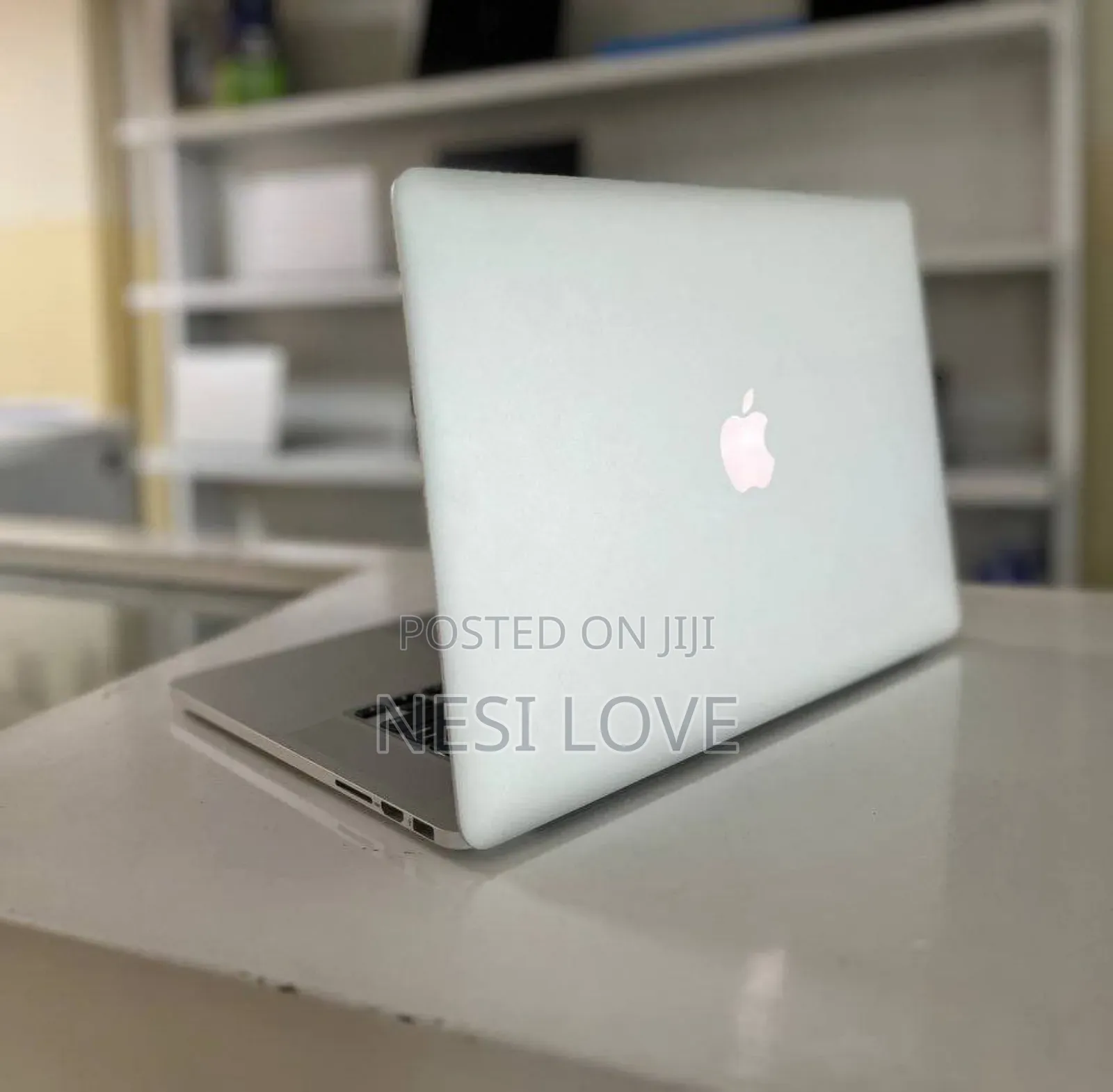 New Laptop Apple MacBook Pro 2017 16GB Intel Core I7 SSD 256GB