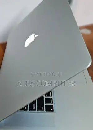 New Laptop Apple MacBook Pro 2014 16GB Intel Core I7 SSD 256GB