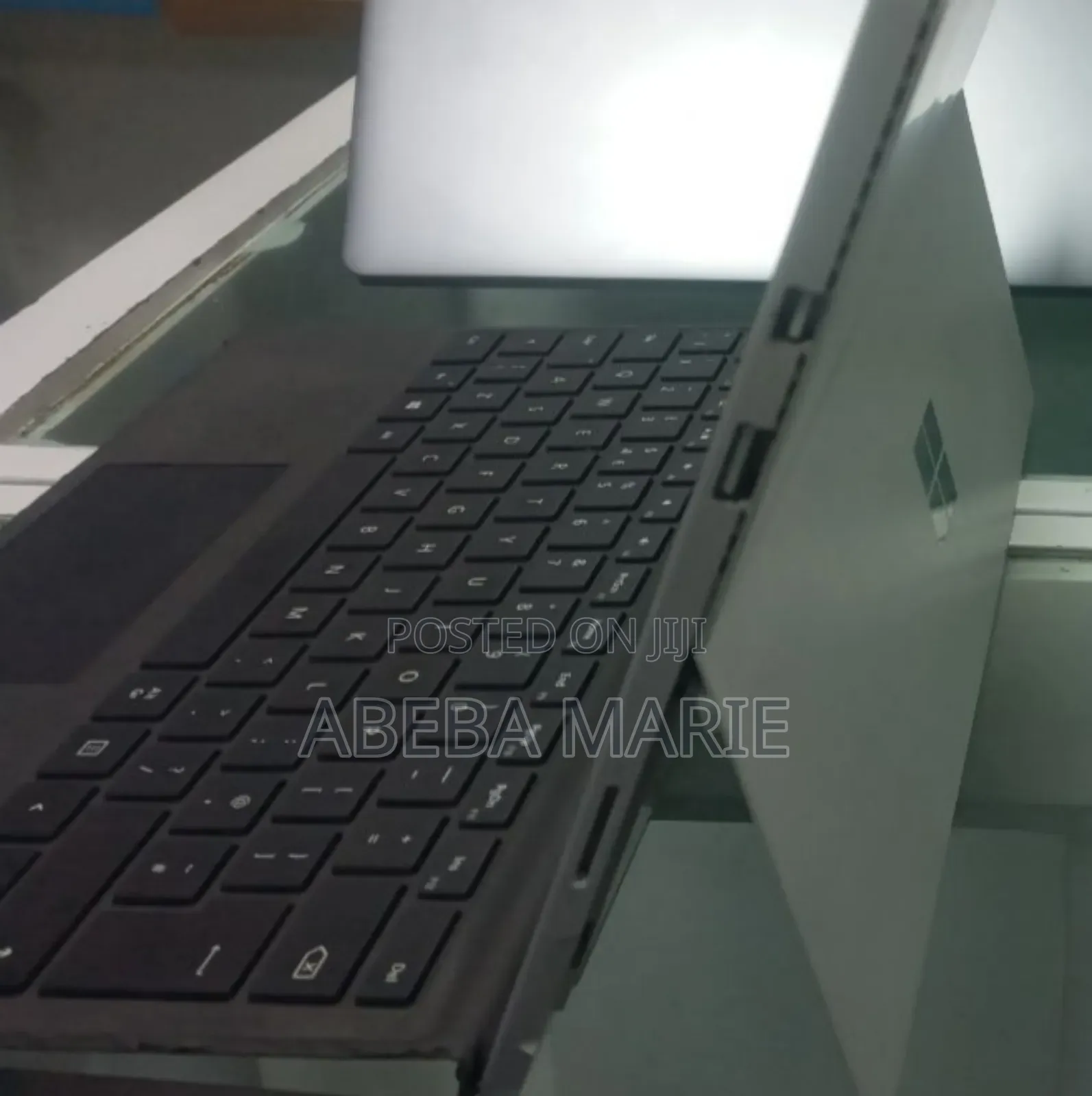 New Laptop Microsoft Surface 8GB Intel Core I7 SSD 256GB