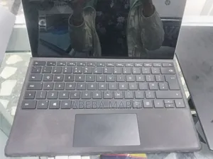 New Laptop Microsoft Surface 8GB Intel Core I7 SSD 256GB