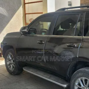 Toyota Land Cruiser 2022 White