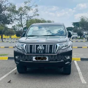 Toyota Land Cruiser 2022 White