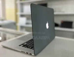 New Laptop Apple MacBook Pro 2015 16GB Intel Core I7 SSD 256GB