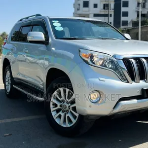 Photo - Toyota Land Cruiser 2016 Silver