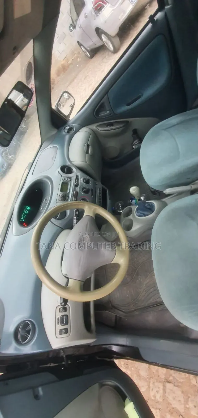 Toyota Vitz 2000 Black