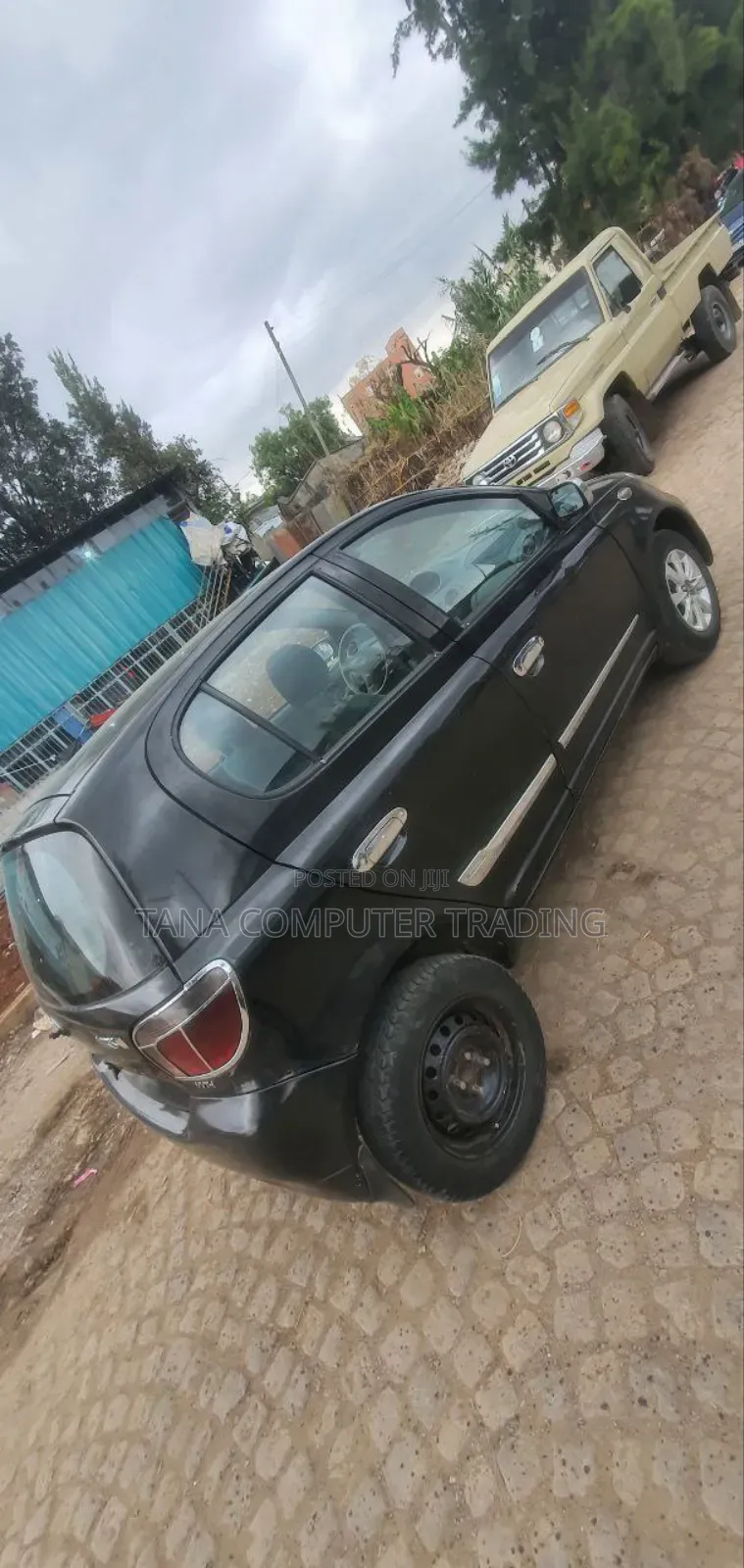 Toyota Vitz 2000 Black