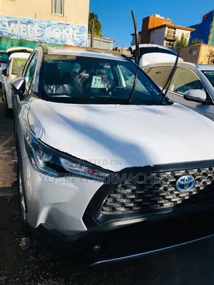 Photo - New Toyota Corolla Cross Hybrid 2024 Silver