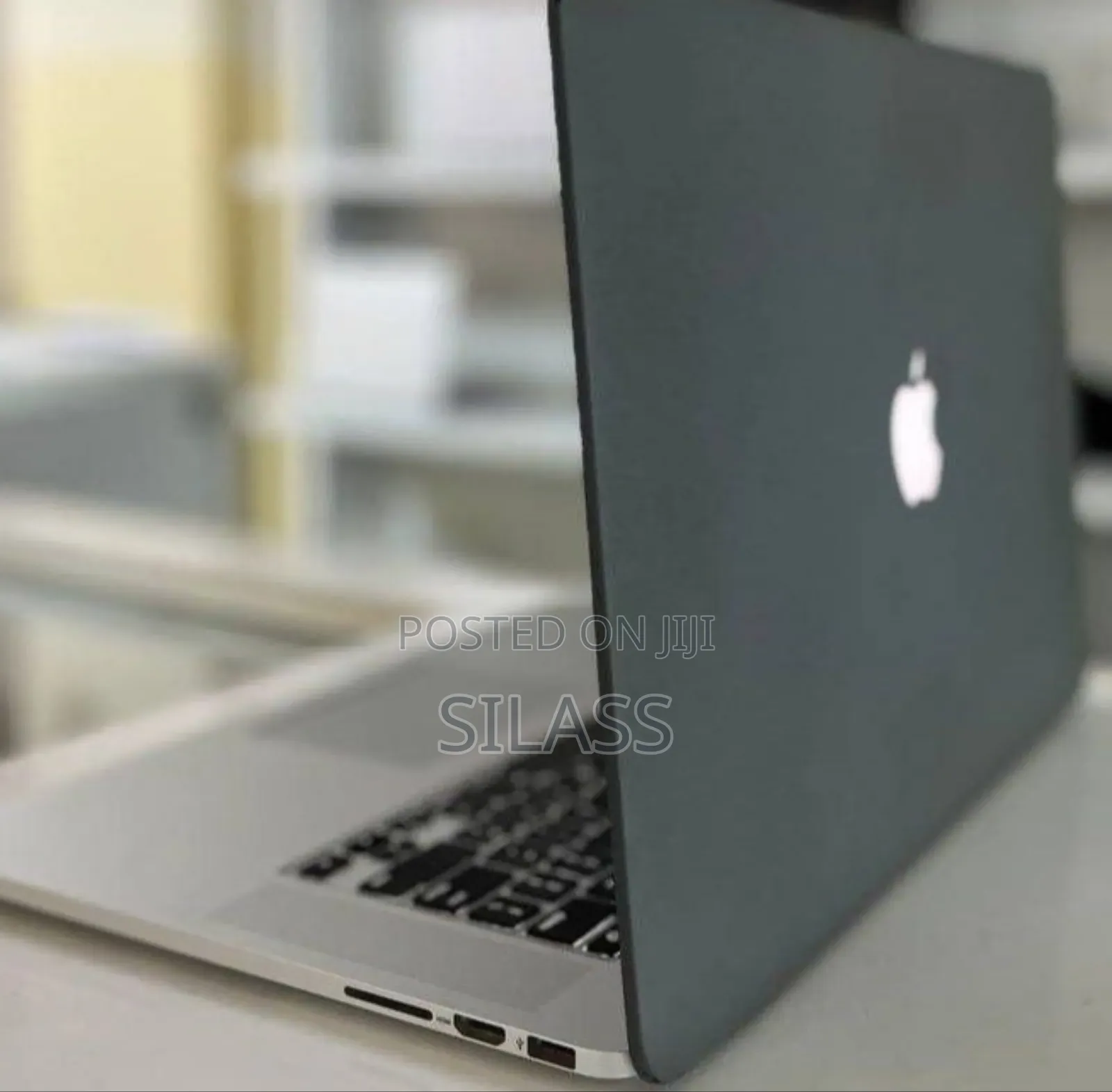 New Laptop Apple MacBook Pro 2015 16GB Intel Core I5 SSD 256GB