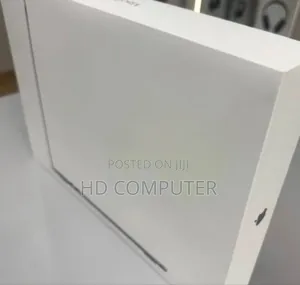 New Laptop Apple MacBook Air 2024 M3 13-Inch 16GB Apple M4 SSD 256GB