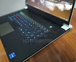 New Laptop Alienware M17x R2 16GB Intel Core I7 SSD 1T