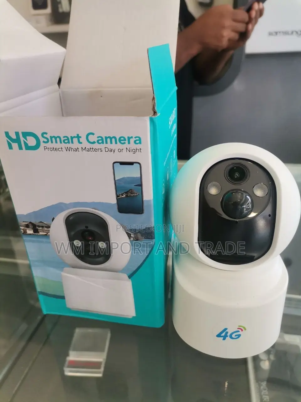 Rechargeable Battery and Sim Card Smart Camera