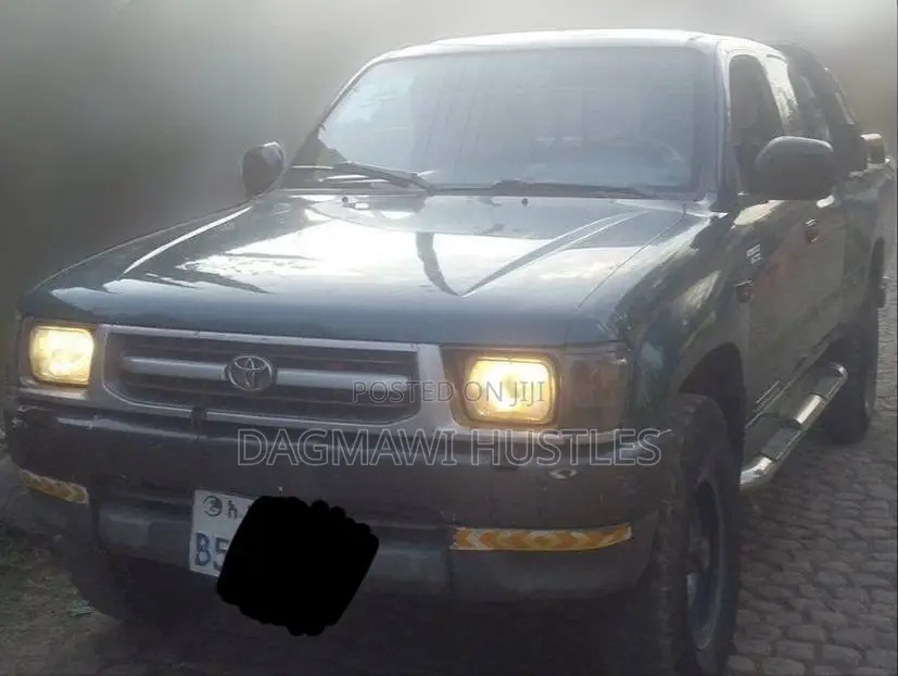 Toyota Hilux 1999 Green