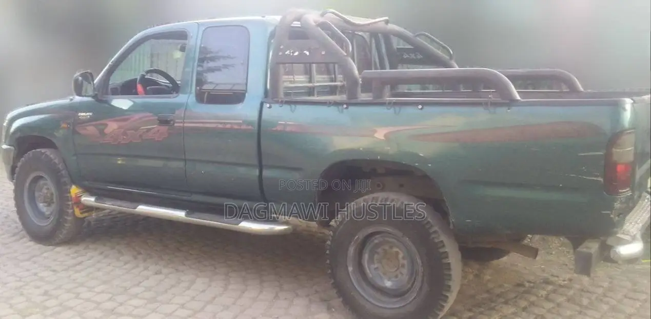 Toyota Hilux 1999 Green