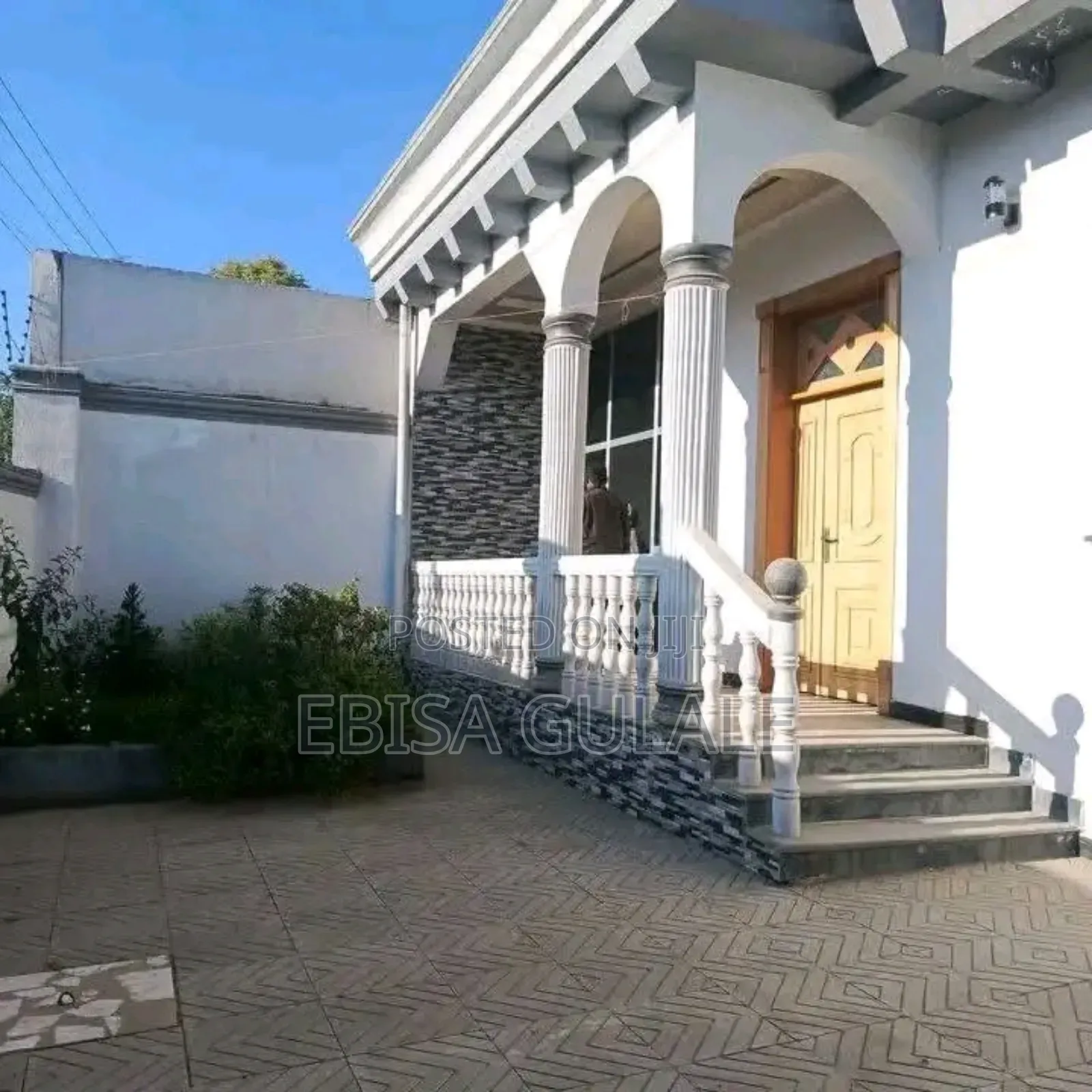 Furnished 3bdrm Apartment in Yeka for sale