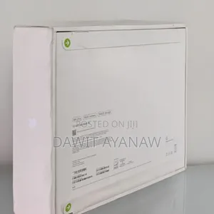 Photo - New Laptop Apple MacBook Air 2024 M3 13-Inch 16GB Apple M4 SSD 256GB