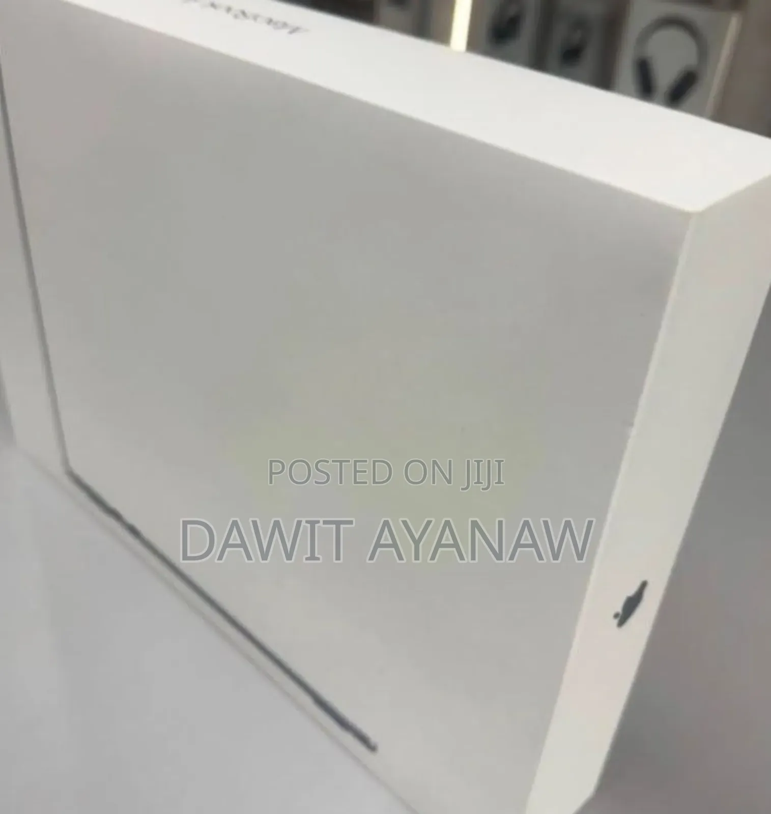 New Laptop Apple MacBook Air 2024 M3 13-Inch 16GB Apple M4 SSD 256GB