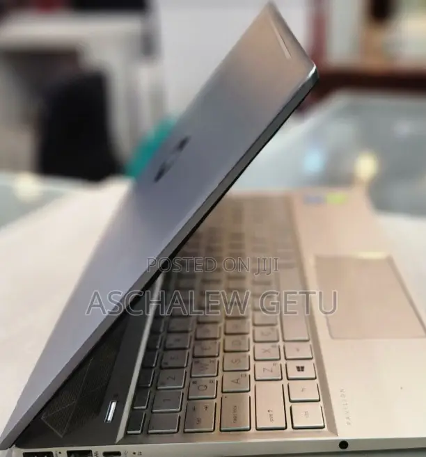 New Laptop HP Pavilion 15 8GB Intel Core I7 SSD 1T