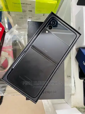 Photo - Samsung Galaxy Z Flip 3 256 GB Black