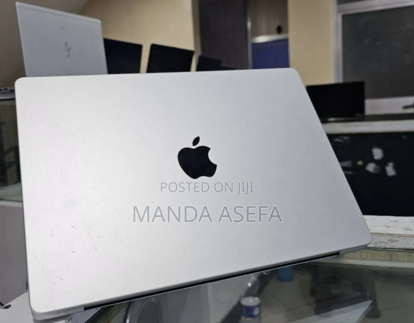 New Laptop Apple MacBook Pro 8GB Apple M3 SSD 512GB