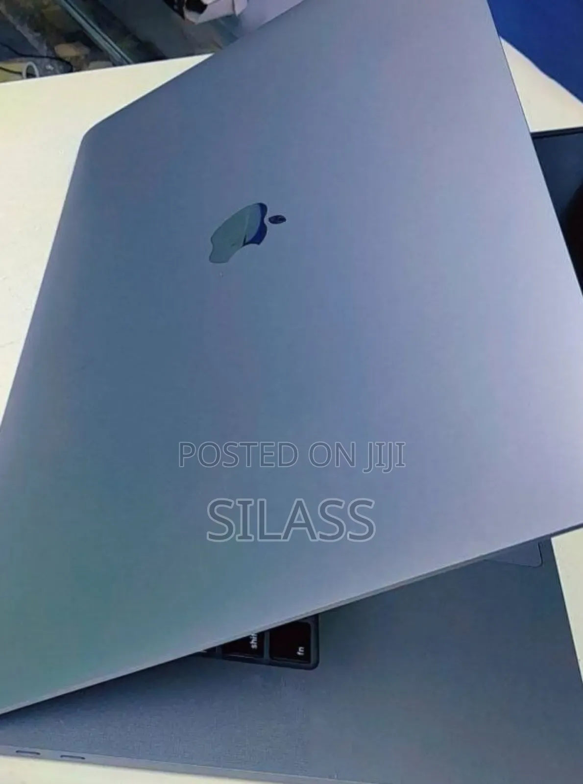 New Laptop Apple MacBook Pro 2019 16GB Intel Core I7 SSD 512GB
