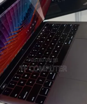 New Laptop Apple MacBook Pro 2018 8GB Intel Core I5 SSD 512GB