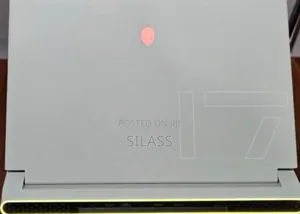 New Laptop Alienware M17x R2 16GB Intel Core I7 SSD 1T