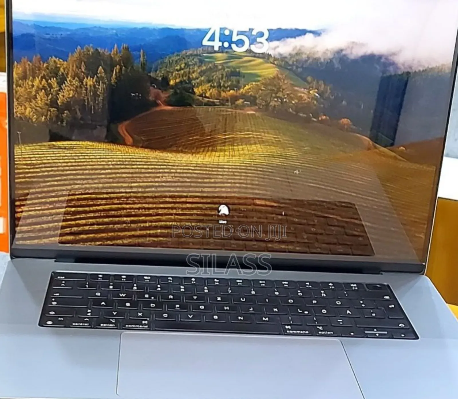 New Laptop Apple MacBook Pro 2020 M1 16GB Apple M1 SSD 1T