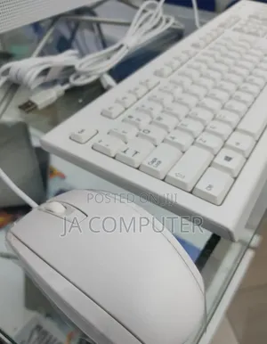 New Desktop Computer HP 200 G4 22 All-in-One 8GB Intel Core I7 SSD 1T