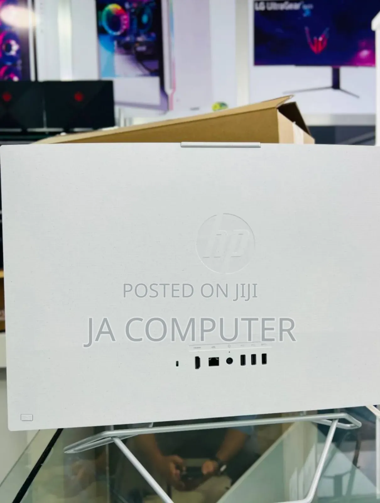 New HP 200 G4 22 All-in-One 8GB Intel Core I7 SSD 512GB