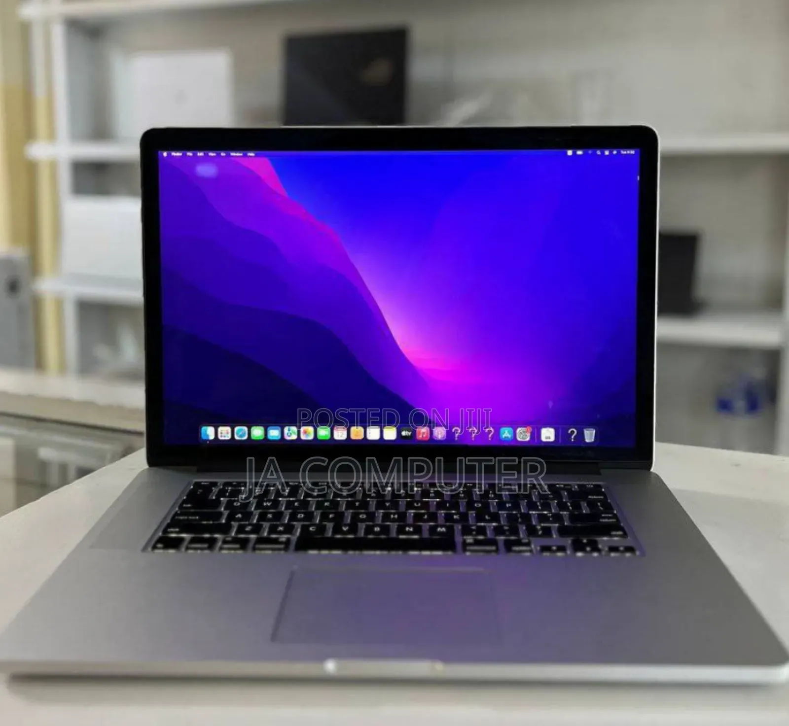 New Laptop Apple MacBook Pro 2015 16GB Intel Core I7 SSD 256GB