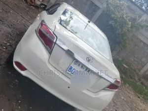 Toyota Yaris 2015 White