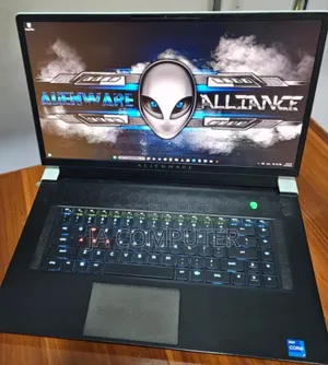 New Laptop Alienware M17x R2 16GB Intel Core I7 SSD 1T