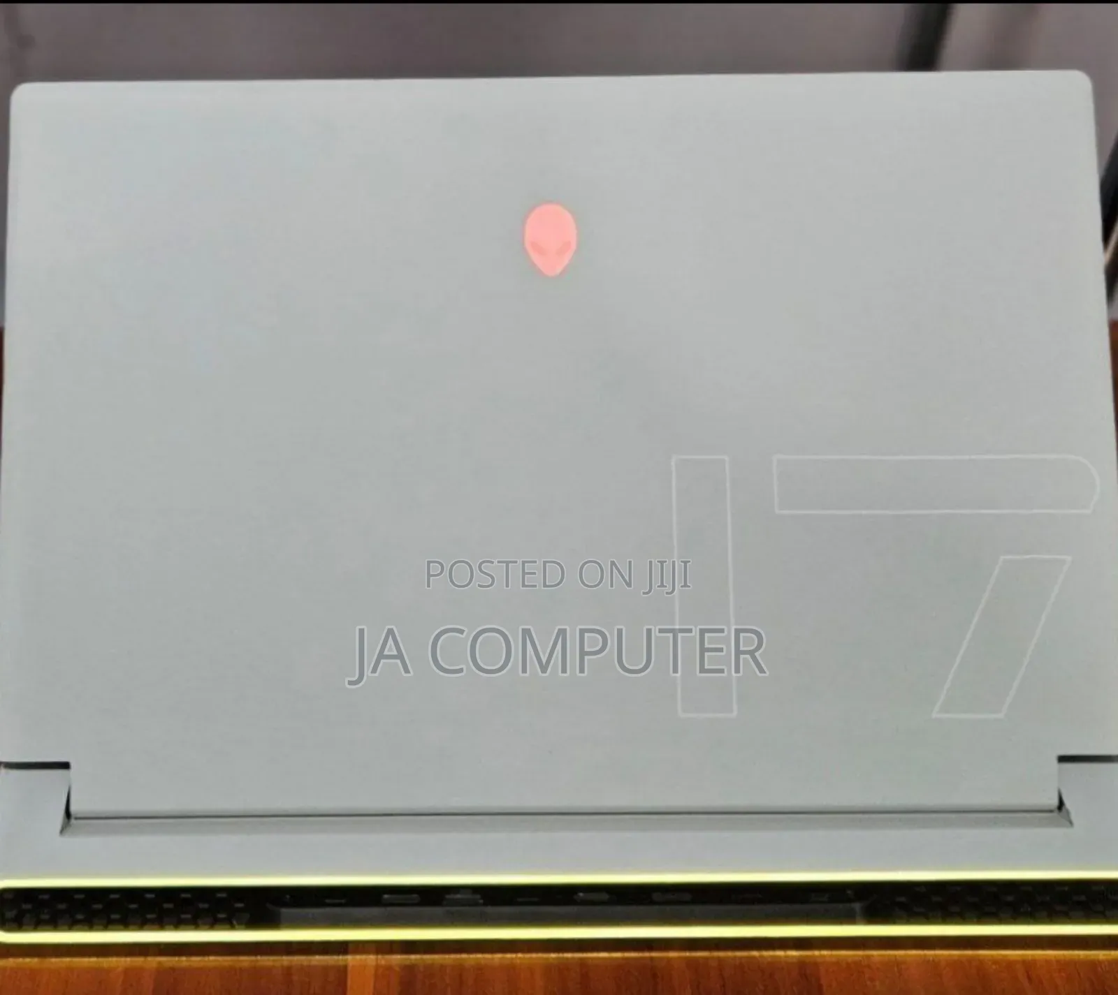 New Laptop Alienware M17x R2 16GB Intel Core I7 SSD 1T